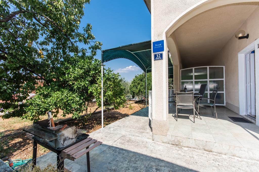 Apartments Fani Трогир Экстерьер фото